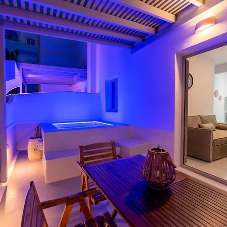 Aerenia Luxury Suites Karterados  Exterior photo