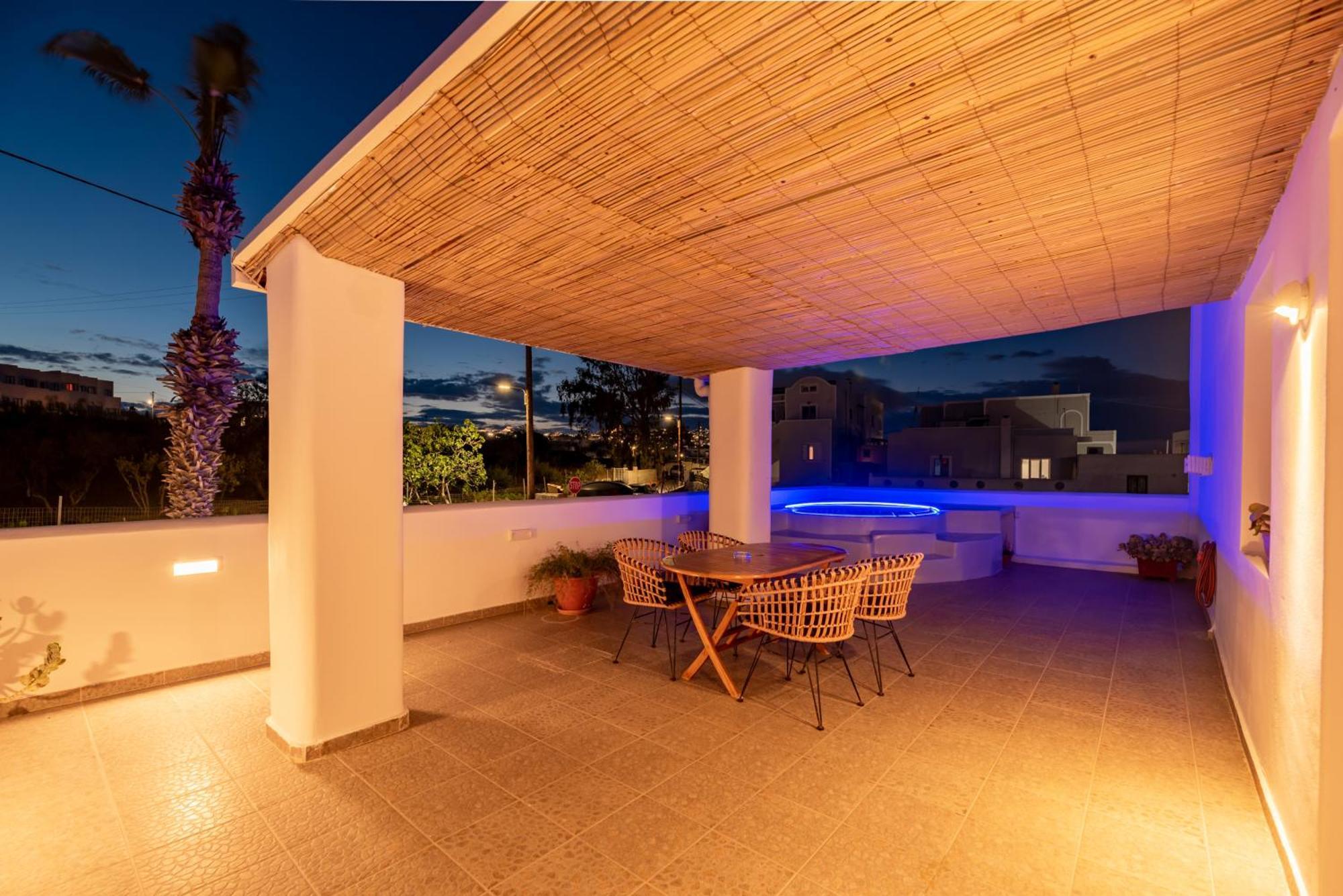 Aerenia Luxury Suites Karterados  Exterior photo
