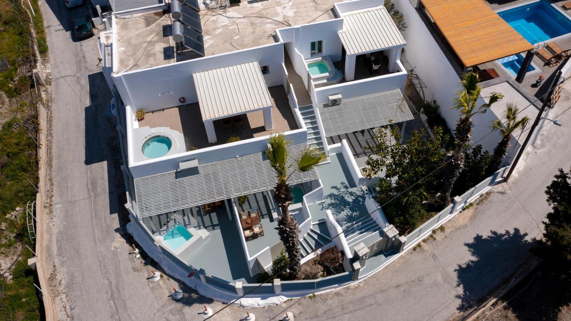 Aerenia Luxury Suites Karterados  Exterior photo